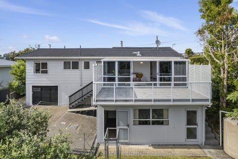 6 Burnham Road, Waitakere, Auckland