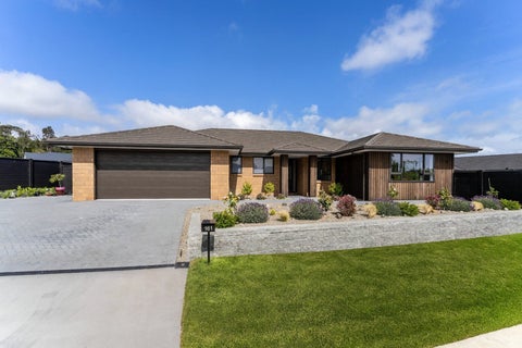 161 Karuhiruhi Street, Waikanae