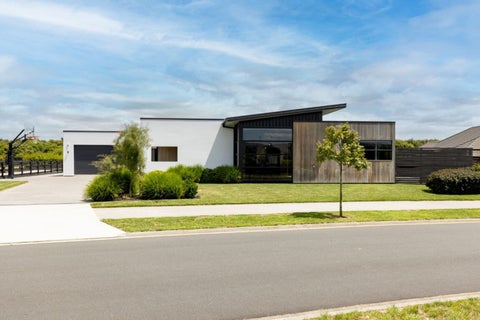 17 Mike Smith Drive, Cambridge, Cambridge