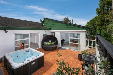 1/64 Carlisle Road, Browns Bay, Auckland