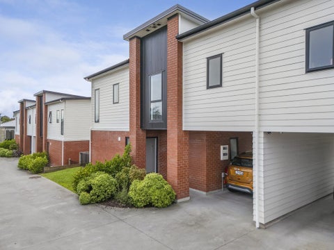 2/7 Greta Street, Glenview, Hamilton