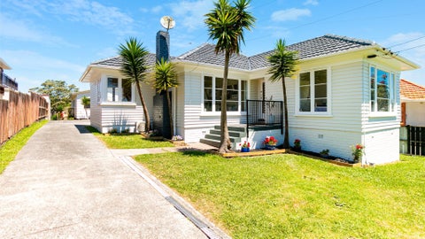 22 White Swan Road, Mount Roskill, Auckland
