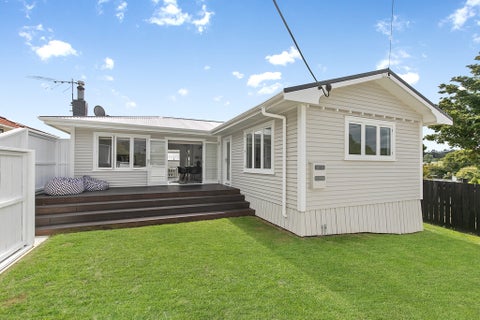 6 Rambler Crescent, Beach Haven, Auckland