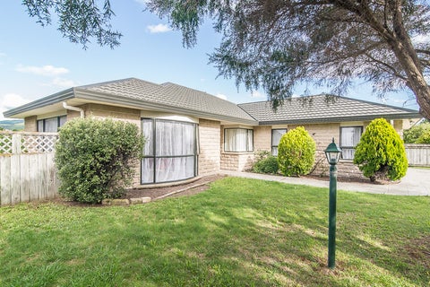 57 Guildford Drive, Paraparaumu