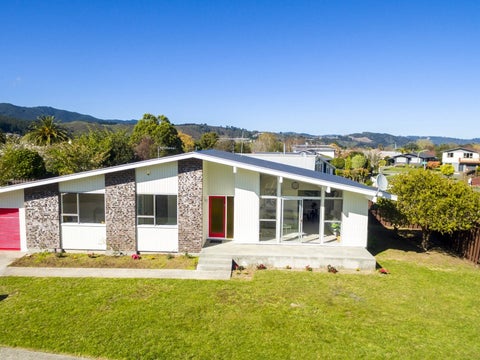 117 California Drive, Totara Park, Upper Hutt