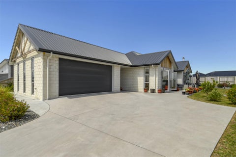 102 Te Ranga Memorial Drive, Pyes Pa, Tauranga