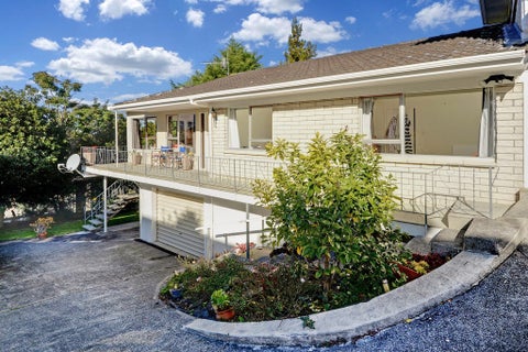 2/12 Lydia Avenue, Northcote, Auckland