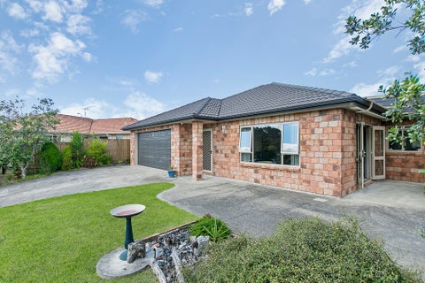 6 Crows Road, Swanson, Auckland