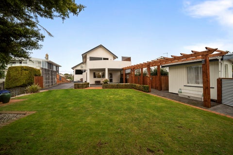 8 Barrett Street, Westown, New Plymouth