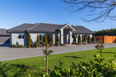 2 Liffeyfields Drive, Lincoln, Lincoln