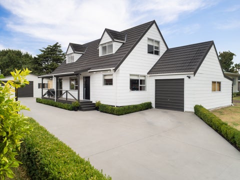 16 Sheridan Crescent, Leamington, Cambridge