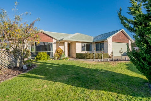 27 Realm Drive, Paraparaumu