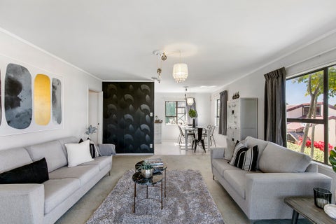 2/9 Valhalla Drive, Beach Haven, Auckland