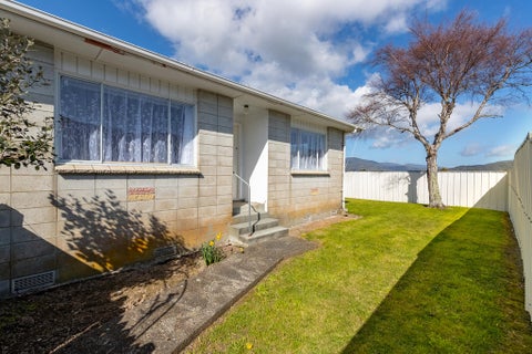 12B Matthews Road, Arakura, Wainuiomata