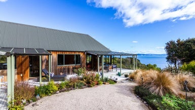 18 Whakamoenga Point, Acacia Bay, Taupō