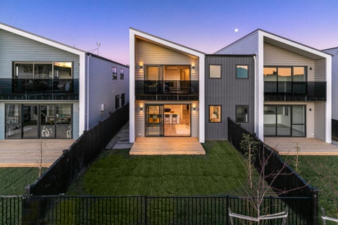 8 Paparahi Place, Wainui, Wainui
