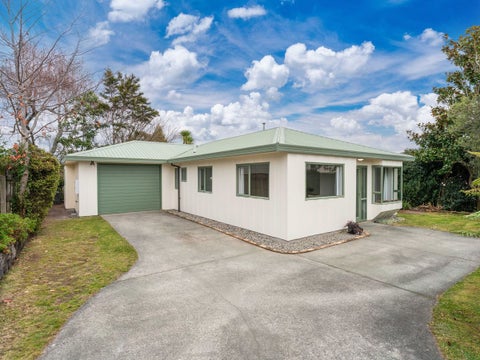 9 Ingle Avenue, Waipahihi, Taupo