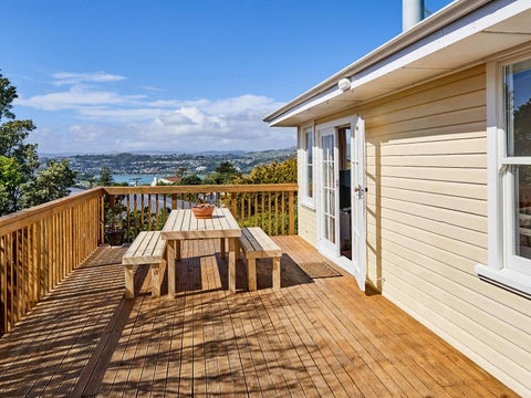 10 Hiwi Crescent, Titahi Bay, Porirua