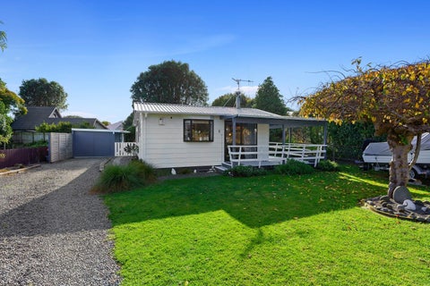 17 Old Coach Road South, Ōtaki Beach, Ōtaki