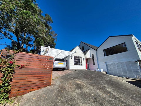 2/50 Nor'east Drive, Northcross, Auckland