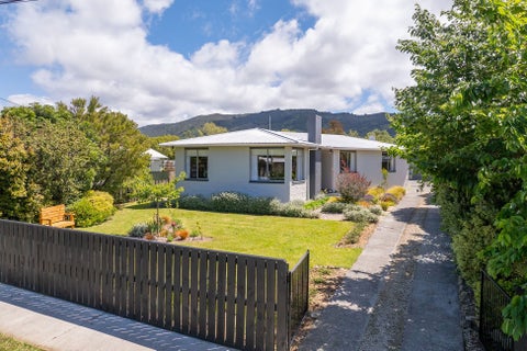 13 Farrier Grove, Featherston