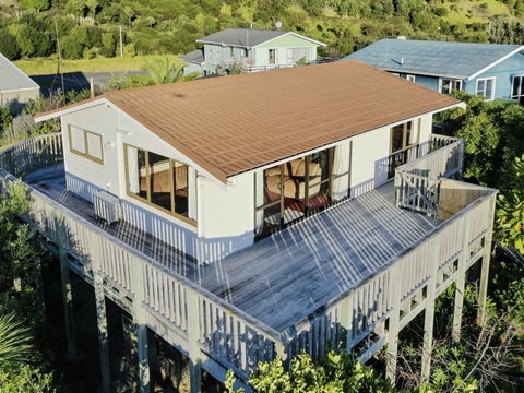 33 Kuku Avenue, Māhia