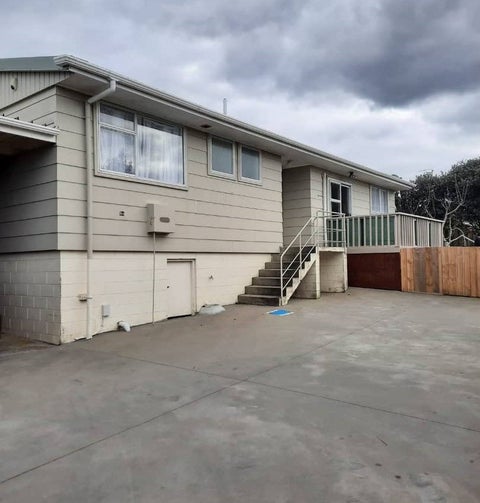 1/84 Greenslade Crescent, Northcote, Auckland