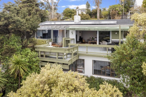10 Amelia Place, Beach Haven, Auckland