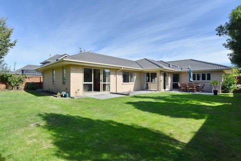 8 James Drive, Woodend, Woodend