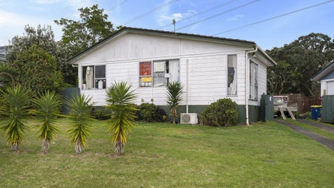 8 Cherry Tree Place, Massey, Auckland