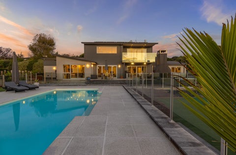 1 Moss Lane, Raumati Beach, Paraparaumu