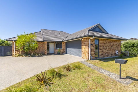 19 Manhattan Court, Paraparaumu Beach, Paraparaumu