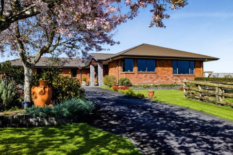 274 Richmond Road, Lepperton, New Plymouth