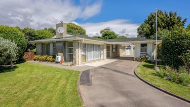 21 Knights Grove, Otaki