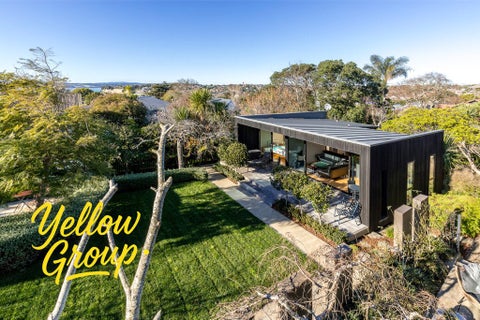 86 Marine Parade, Mellons Bay, Auckland