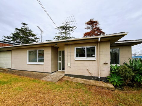 2/1 Raeben Avenue, Hillcrest, Auckland
