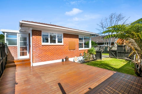 1/24 Inverness Road, Browns Bay, Auckland