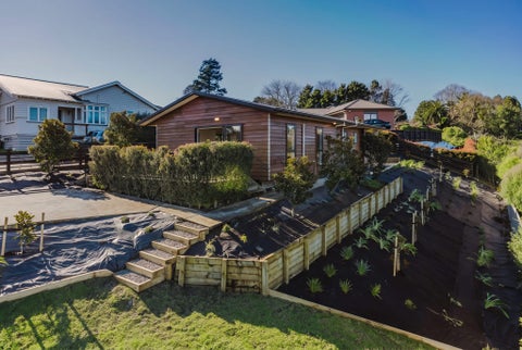 8 Trosk Place, Waiuku, Waiuku