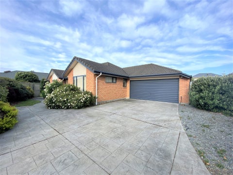 8 Amdale Avenue, Broomfield, Christchurch