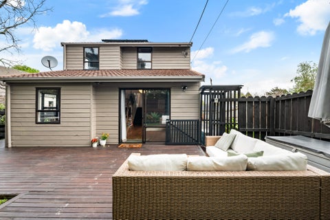 2/73 BEACH HAVEN RD, Beach Haven, North Shore City