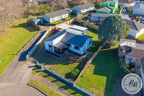 9 Blackgate Place, Weymouth, Auckland