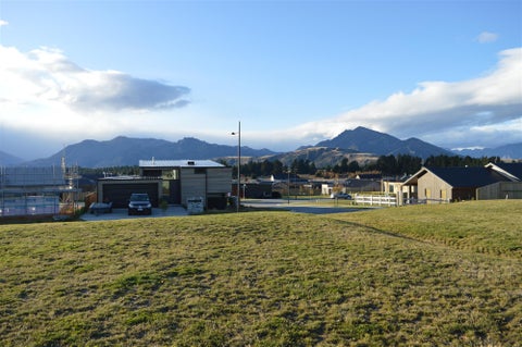 9 Bargour Street, Wanaka