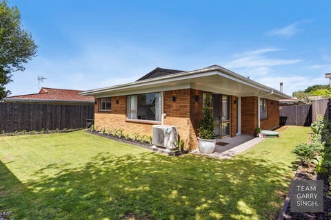 2/42 Trentham Road, Papakura, Auckland