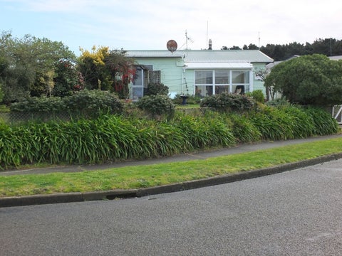 27 Hennessey Street East, Foxton Beach, Foxton