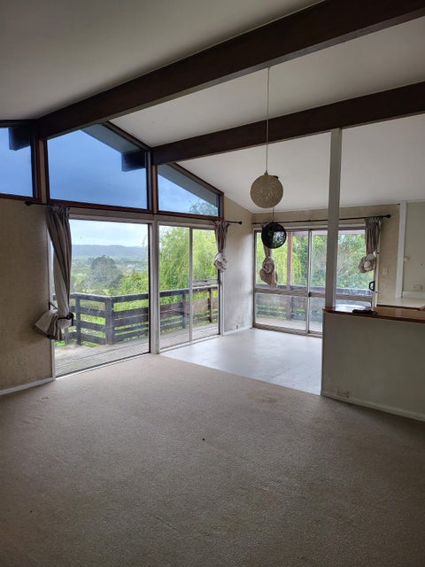 614 Ridge Road, Riverhead