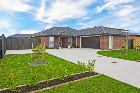 12 Weatherly Drive, Beachlands, Auckland