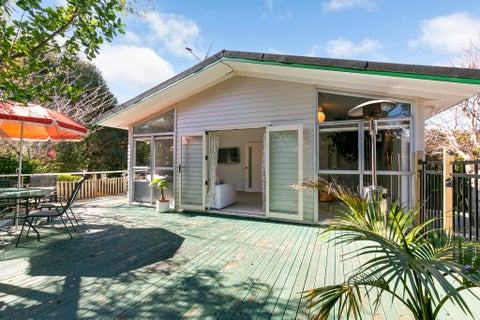 28 Woolwich Close, Whitby, Porirua