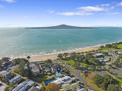 2 Seabreeze Road, Narrow Neck, Auckland