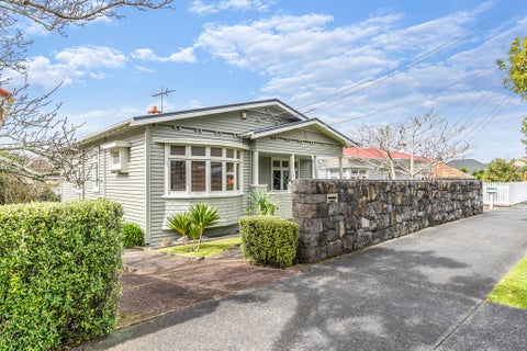 9 Westmere Park Avenue, Westmere, Auckland