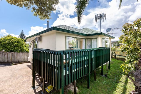 60A Alberta Street, Point Chevalier, Auckland
